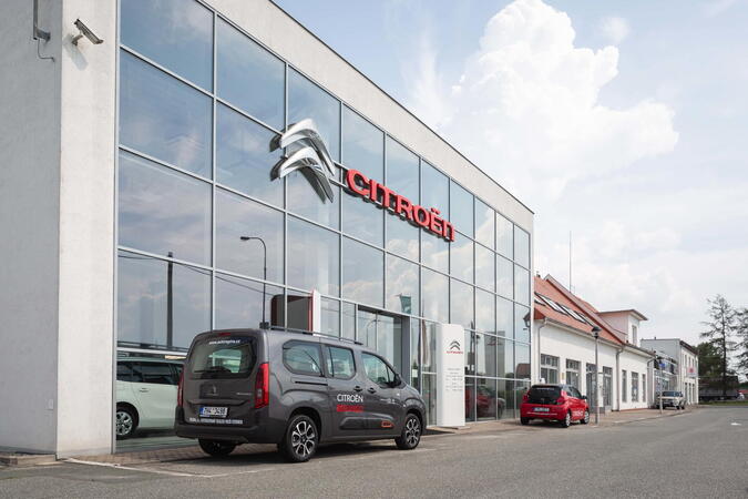 Showroom vozidel značky Citroën v Hradci Králové
