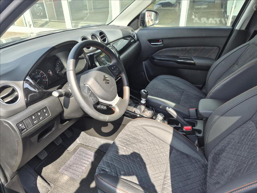 Suzuki Vitara 1,4 MT, Black Edition, 4x4 - 5