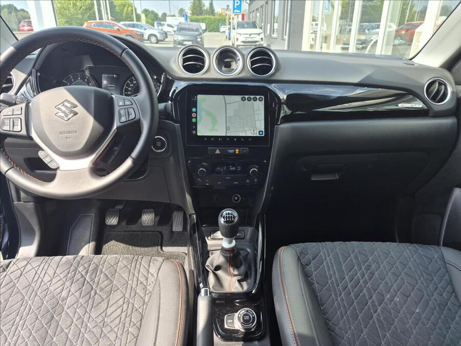 Suzuki Vitara 1,4 MT, Black Edition, 4x4 - 6